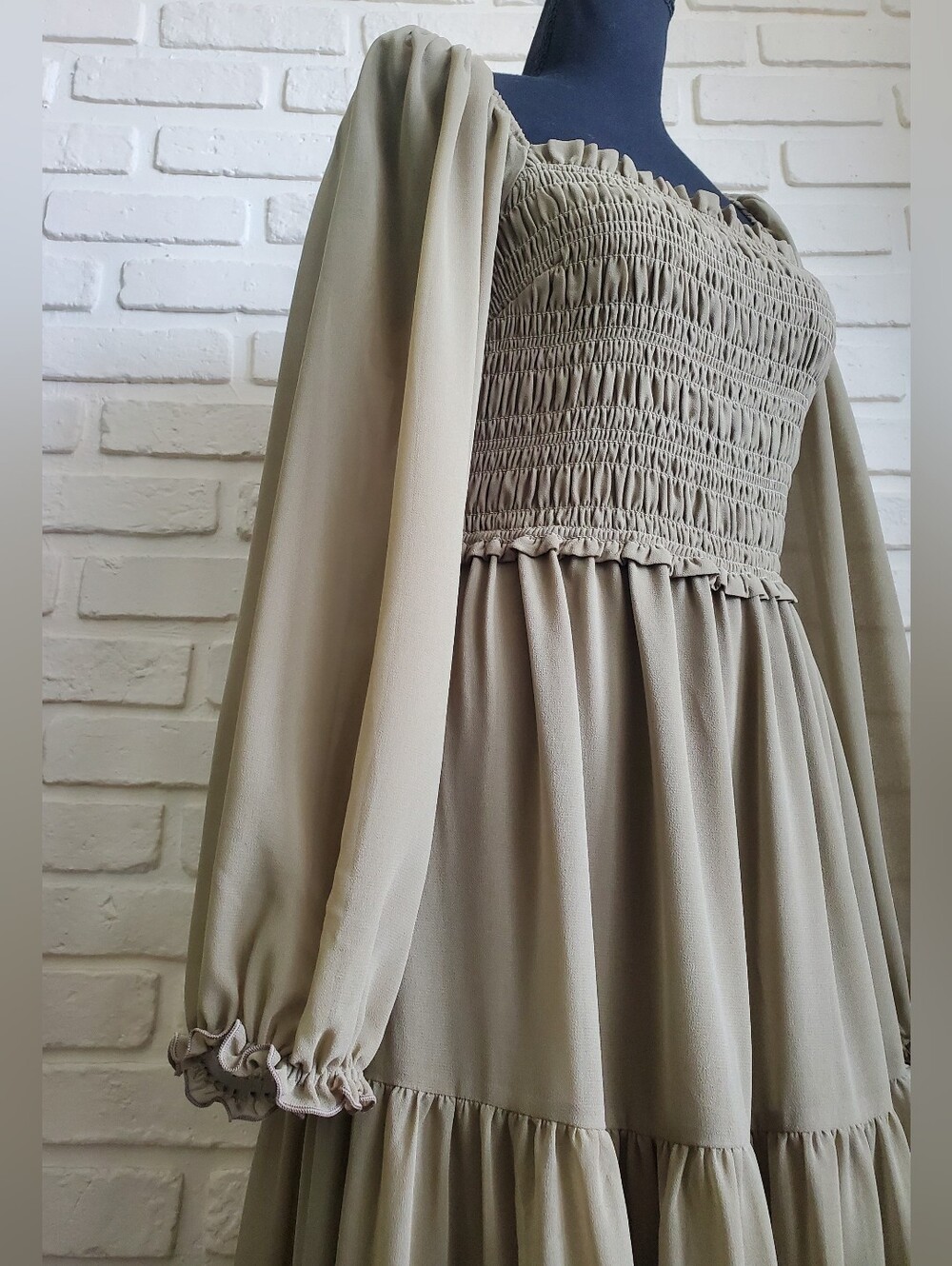 Aritzia Wilfred Nella Smocked Fete Chiffon Tiered Midi Dress Olive Green Medium - Picture 7 of 15